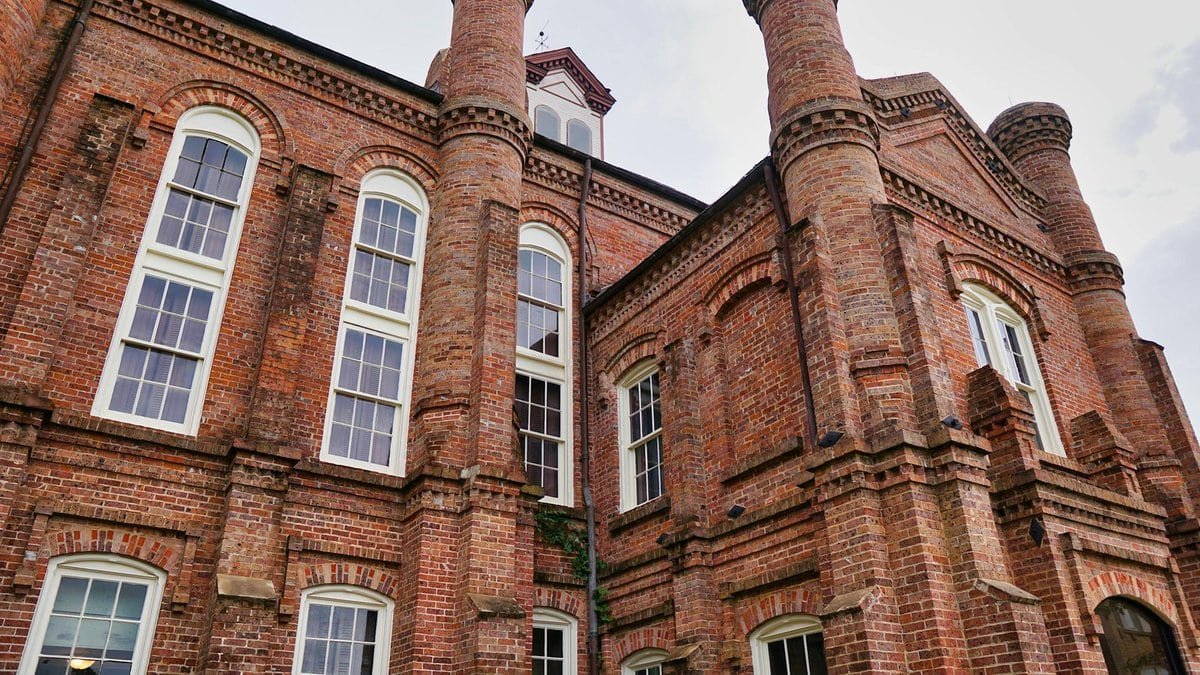 Texas courthouse representing the Texas Open Records Act and public information law by Darren Chaker